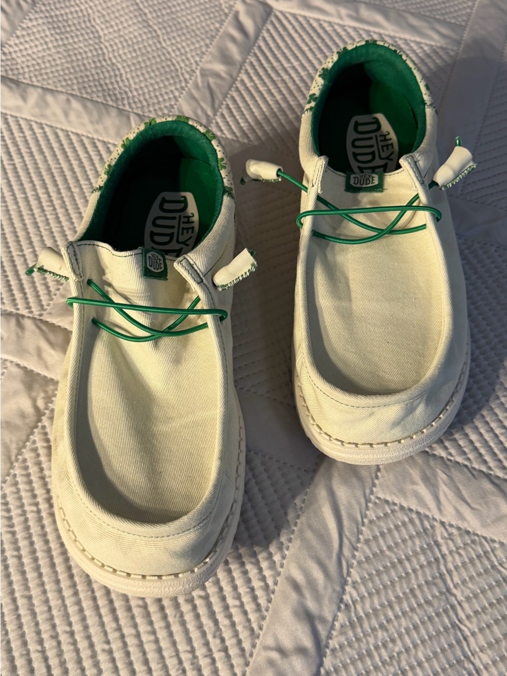 Hey Dude Mens Sz 11 White Canvas Sneakers with Green Shamrocks & Green Pull Tabs